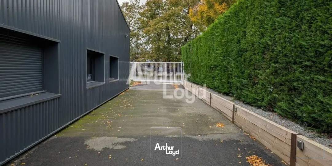 Locaux d'activité & Entrepôts - Location - SAINT-JACQUES-DE-LA-LANDE - 35136 - 260-260 - 7614751