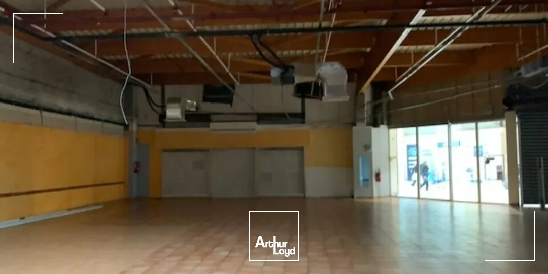 Locaux commerciaux - Location - LES ANGLES - 30133 - 476-476 - 7615862