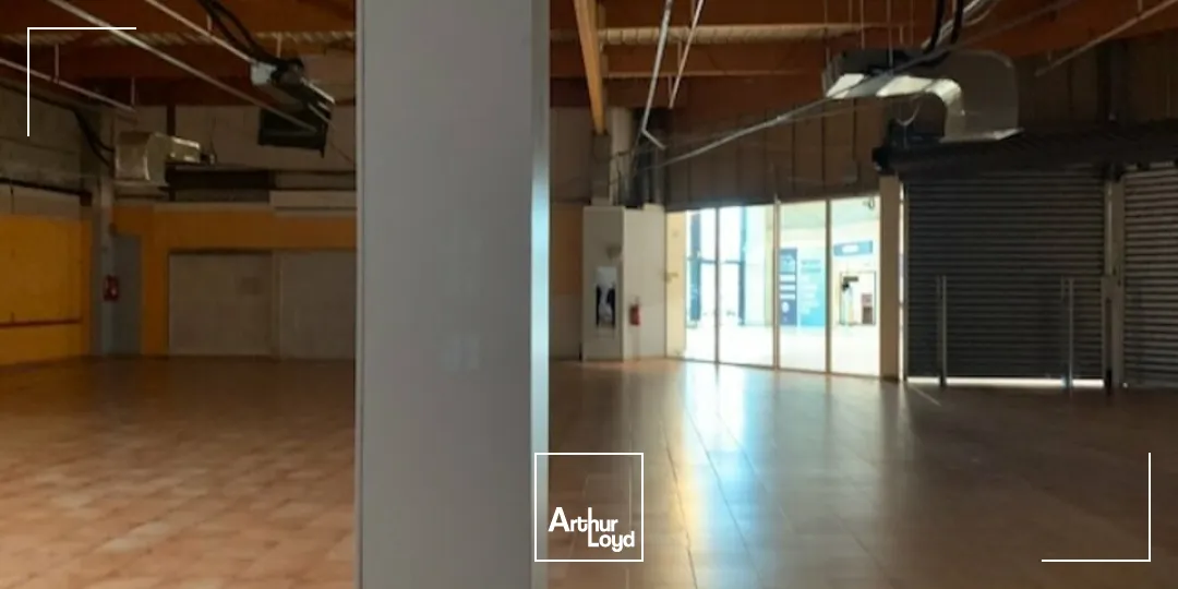 Locaux commerciaux - Location - LES ANGLES - 30133 - 476-476 - 7615864