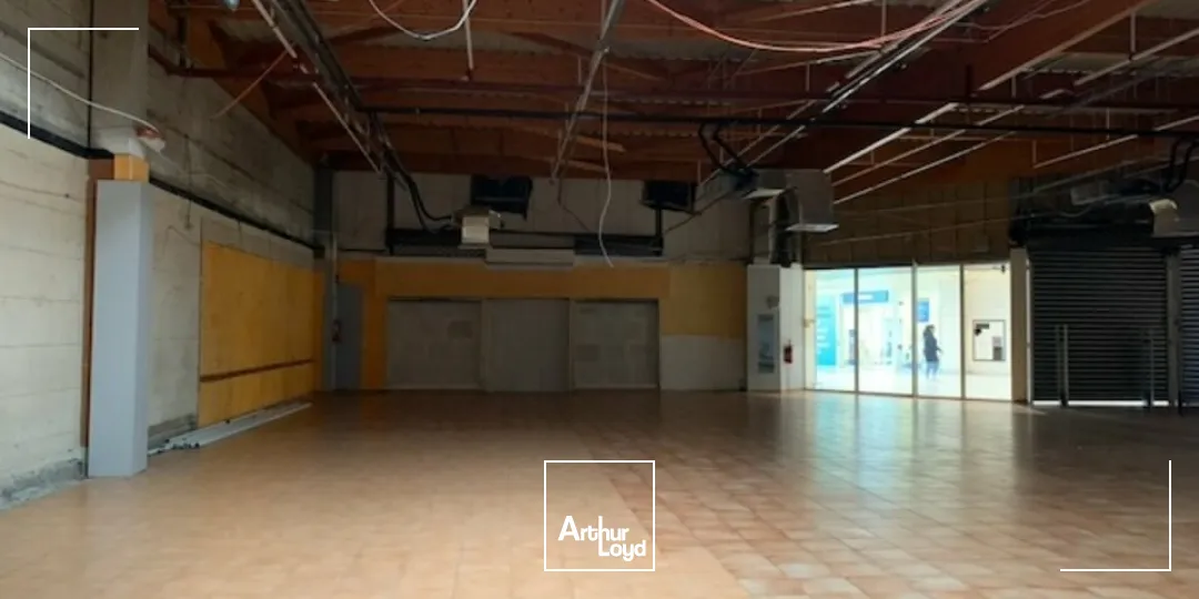 Locaux commerciaux - Location - LES ANGLES - 30133 - 476-476 - 7615863