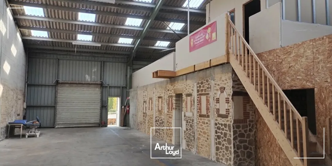 Locaux d'activité & Entrepôts - Location - LA CRECHE - 79260 - 320-320 - 7616768