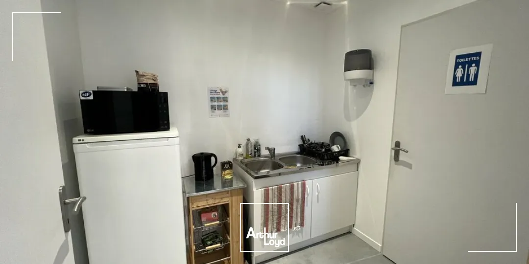 Locaux d'activité & Entrepôts - Location - GENSAC-LA-PALLUE - 16130 - 210-210 - 7616905