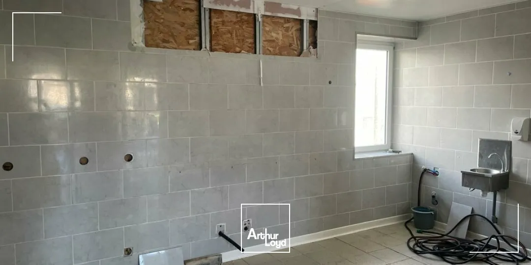 Locaux commerciaux - Location - LA ROCHE-SUR-YON - 85000 - 80-80 - 7619074