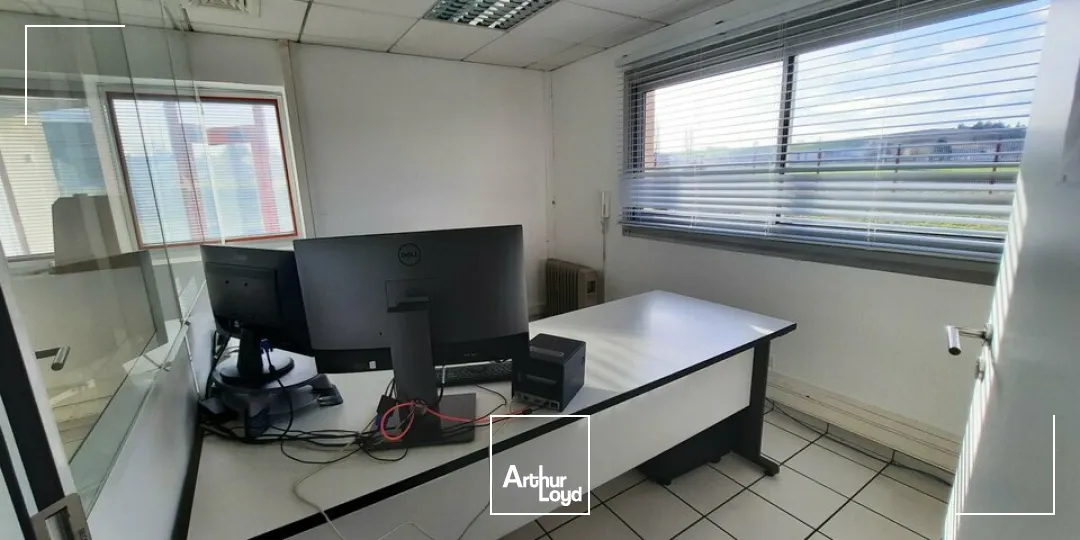 Locaux d'activité & Entrepôts - Vente - PONT-DU-CHÂTEAU - 63430 - 2500-2500 - 7619234