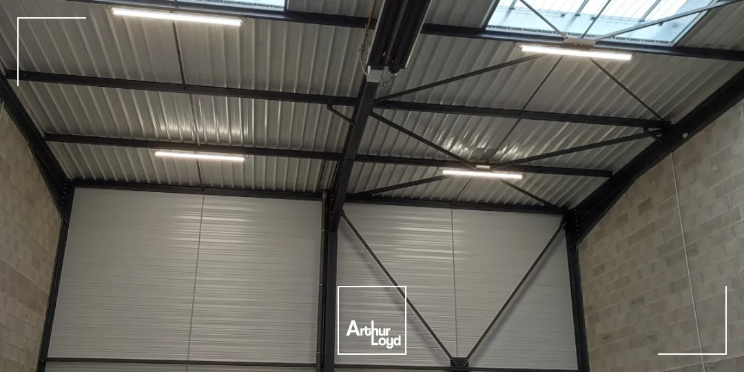 Locaux d'activité & Entrepôts - Location - VILLEFRANCHE SUR SAONE - 69400 - 327-327 - 7619581