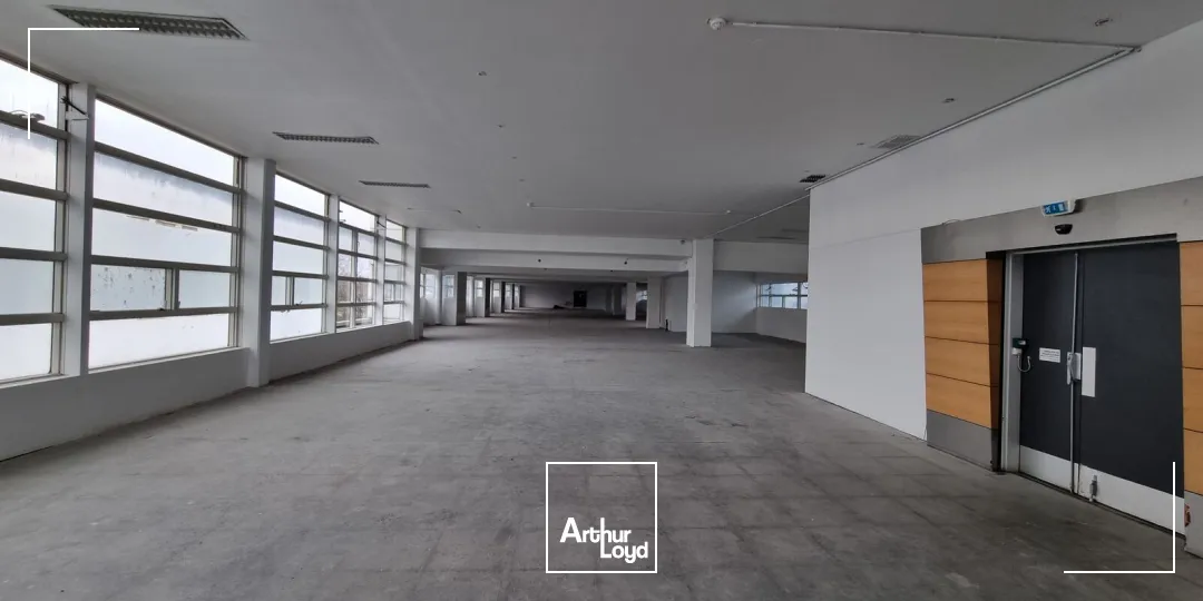 Locaux d'activité & Entrepôts - Location - PARIS - 75015 - 245.34-4186.68 - 7620758