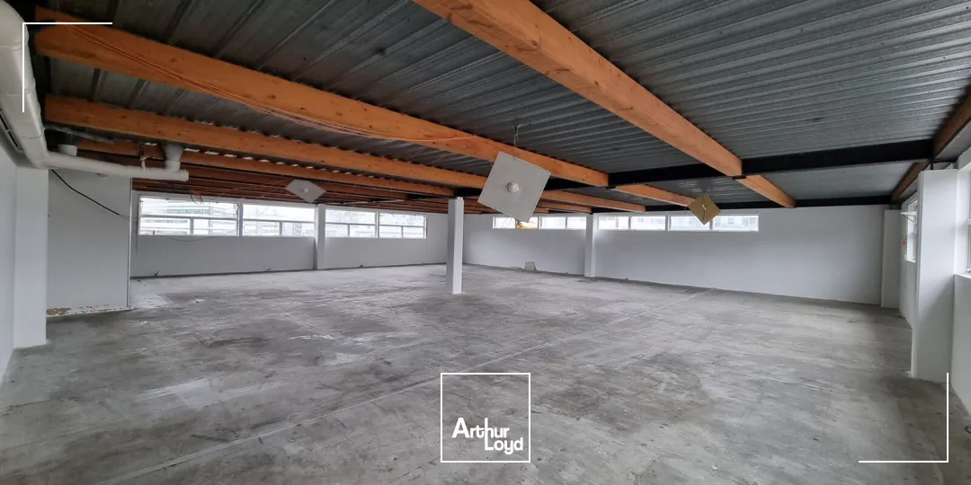 Locaux d'activité & Entrepôts - Location - PARIS - 75015 - 245.34-4186.68 - 7620752