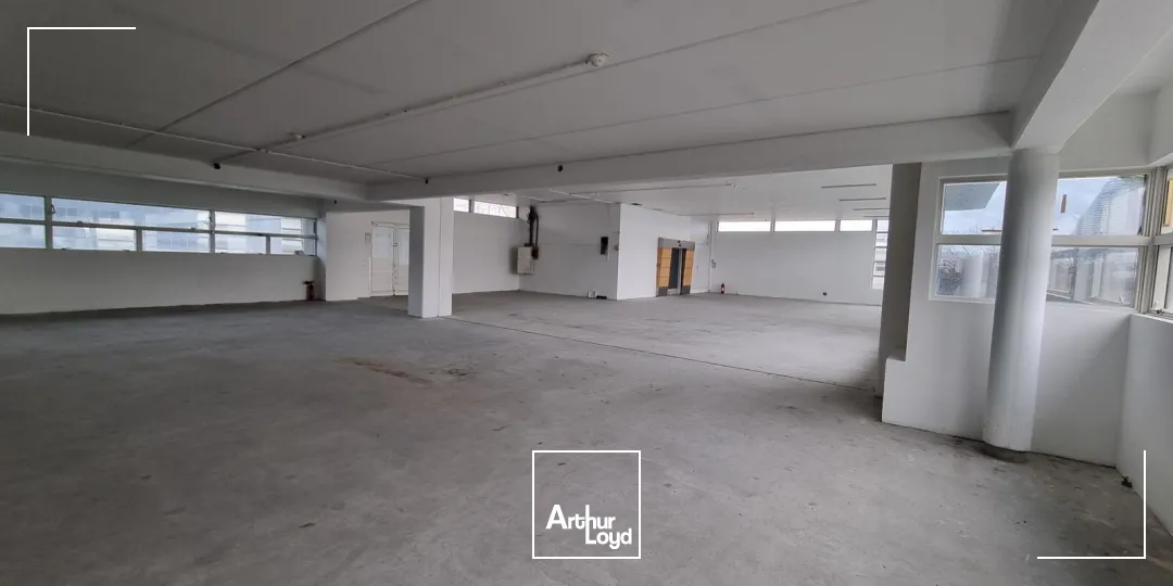 Locaux d'activité & Entrepôts - Location - PARIS - 75015 - 245.34-4186.68 - 7620760