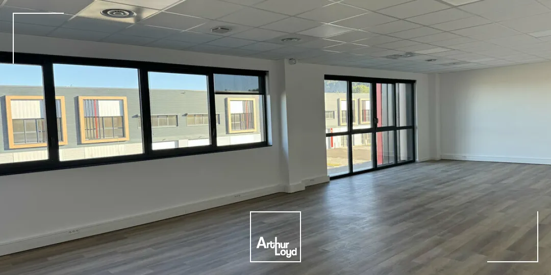 Locaux d'activité & Entrepôts - Location - VILLENEUVE-LÈS-AVIGNON - 30400 - 310-310 - 7621028