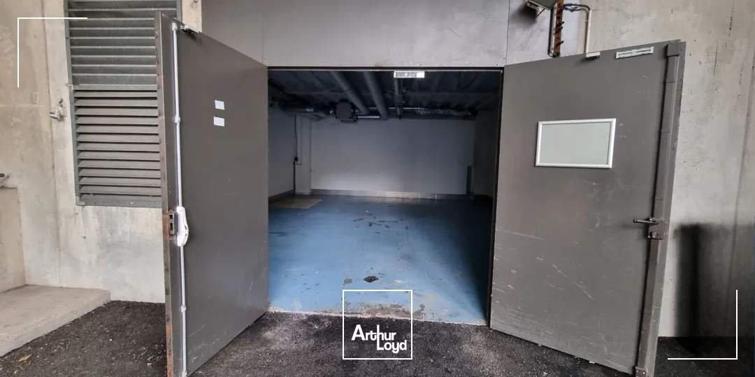 Locaux d'activité & Entrepôts - Location - PARIS - 75015 - 245.34-4186.68 - 7621631