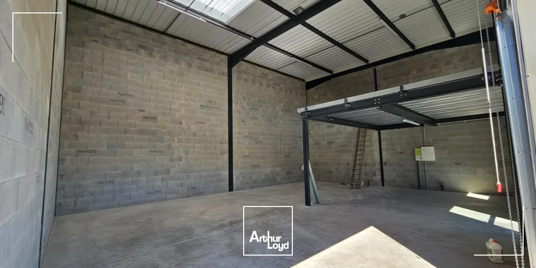 Locaux d'activité & Entrepôts - Location - RIORGES - 42153 - 138-3132 - 7621915