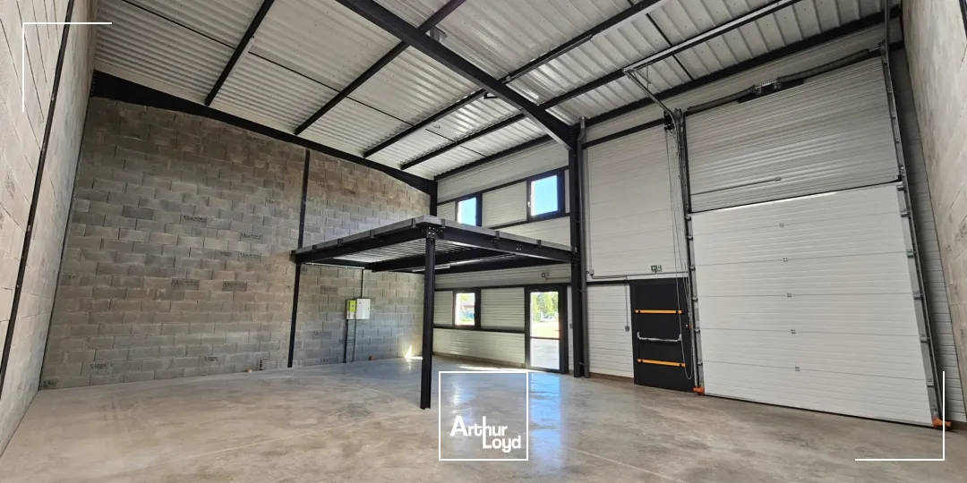 Locaux d'activité & Entrepôts - Location - RIORGES - 42153 - 138-3132 - 7621921