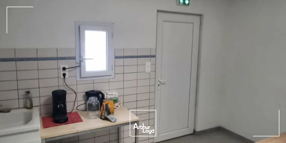 Locaux d'activité & Entrepôts - Vente - SAINT GEORGES LES BAILLARGEAUX - 86130 - 209-209 - 7623801