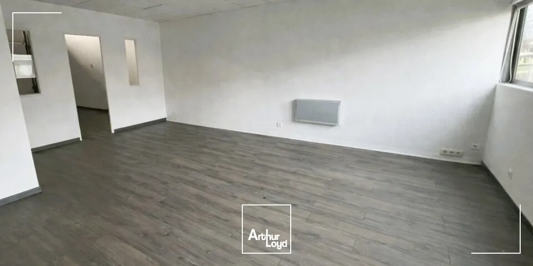 Locaux d'activité & Entrepôts - Location - SAINT CYR SUR LOIRE - 37540 - 82-82 - 7623862