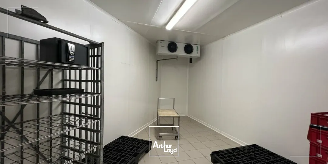 Locaux commerciaux - Location - CHAMPNIERS - 16430 - 154-154 - 7624360