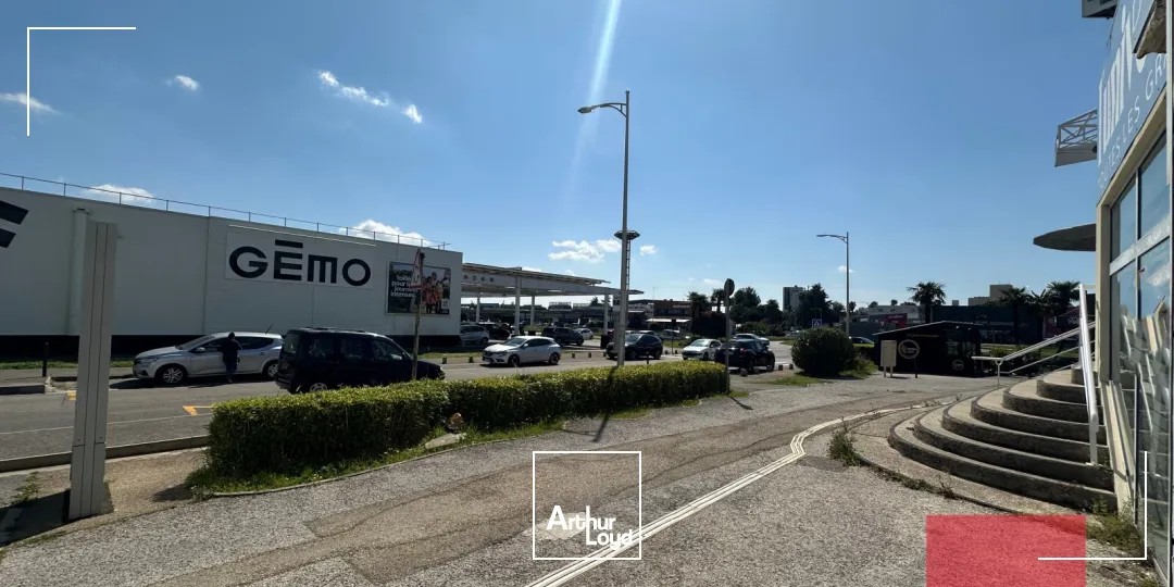 Locaux commerciaux - Location - NIMES - 30900 - 345-1155 - 7626008