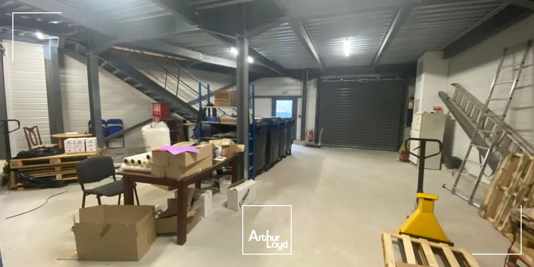 Locaux d'activité & Entrepôts - Location - SALON DE PROVENCE - 13300 - 162-162 - 7633001