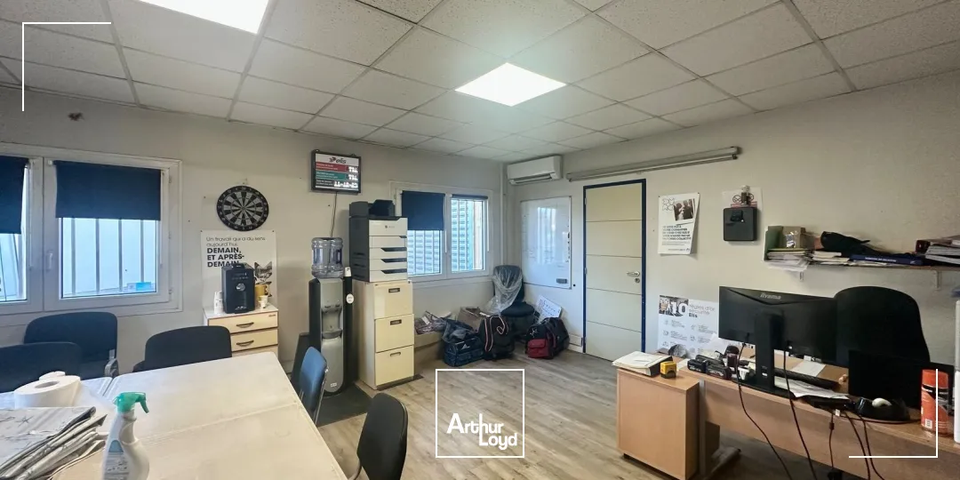 Locaux d'activité & Entrepôts - Location - VELAUX - 13880 - 740-740 - 7633213