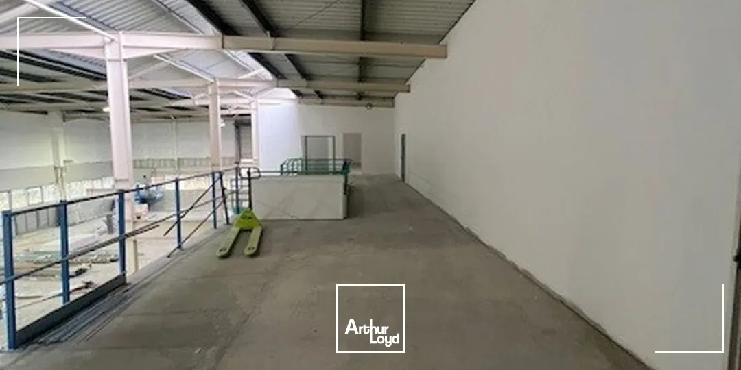 Locaux d'activité & Entrepôts - Location - BOIS D'ARCY - 78390 - 613-3582 - 7635043