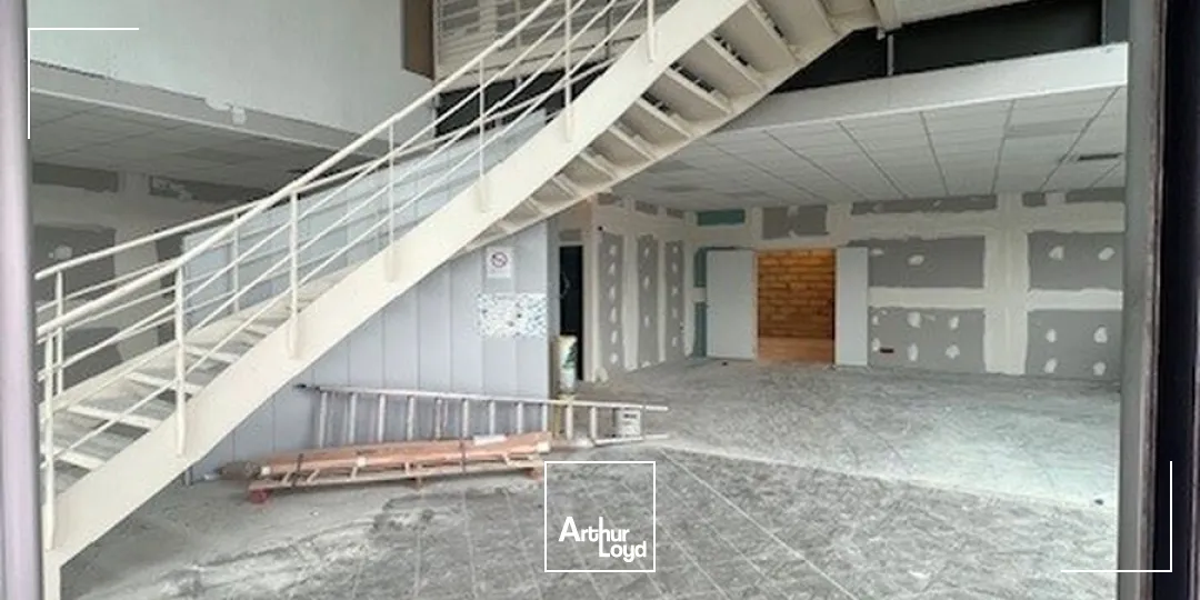 Locaux d'activité & Entrepôts - Location - BOIS D'ARCY - 78390 - 613-3582 - 7635042