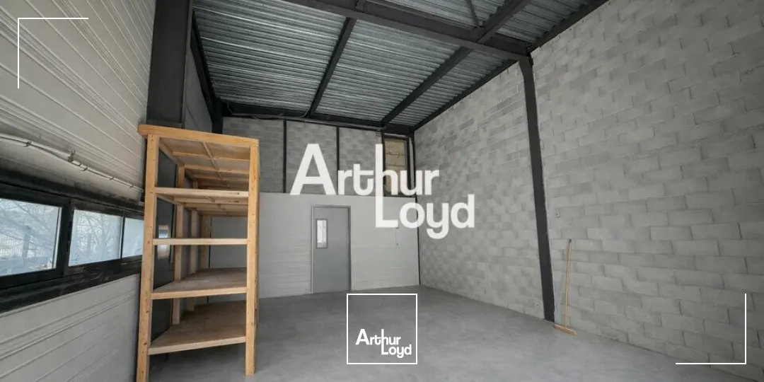 Locaux d'activité & Entrepôts - Location - FRÉJUS - 83600 - 90-90 - 7635207