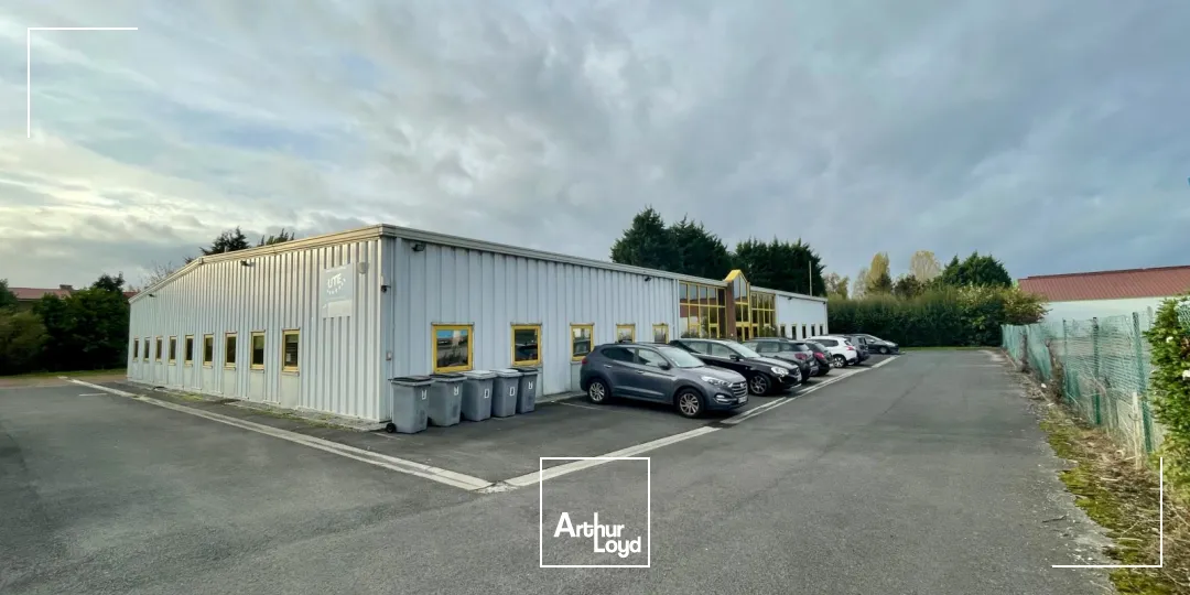 Locaux d'activité & Entrepôts - Vente - NEUVILLE EN FERRAIN - 59960 - 972-972 - 7635694