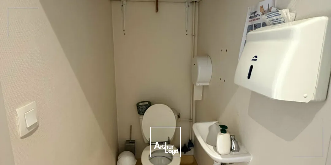 Locaux commerciaux - Location - POITIERS - 86000 - 100-100 - 7636101