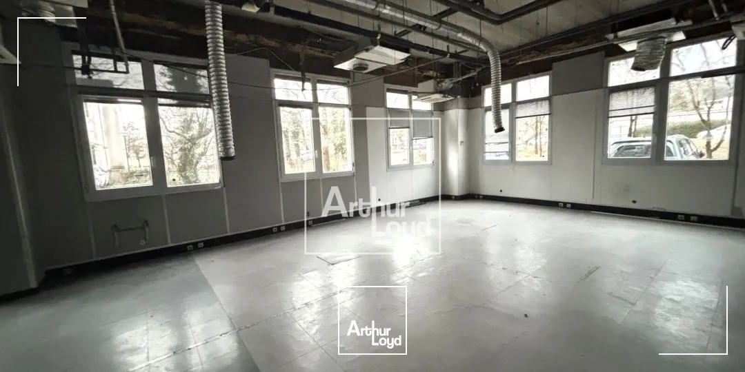 Locaux d'activité & Entrepôts - Location - MEYLAN - 38240 - 113.9-430.8 - 7636243