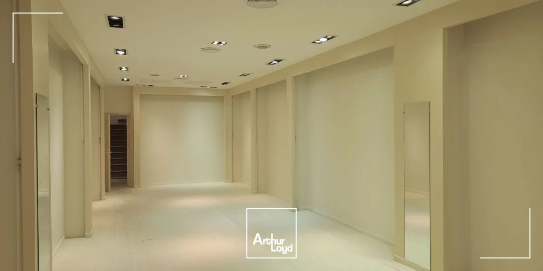 Locaux commerciaux - Location - SAINT QUENTIN - 02100 - 166.2-166.2 - 7637190