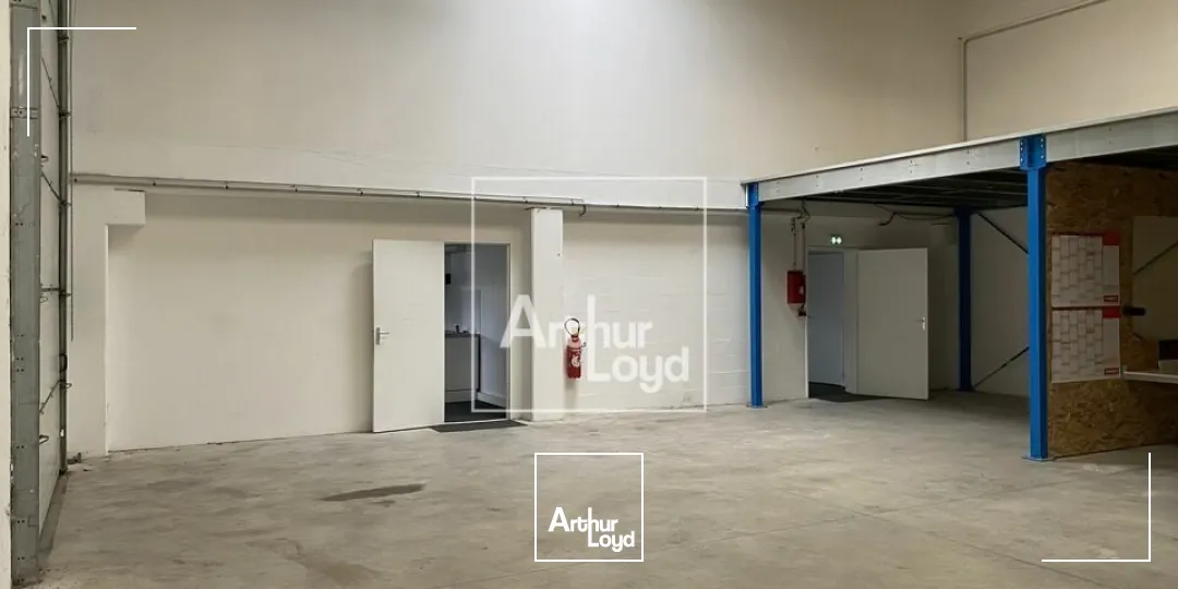 Locaux d'activité & Entrepôts - Location - MOISSY CRAMAYEL - 77550 - 290-290 - 7639673