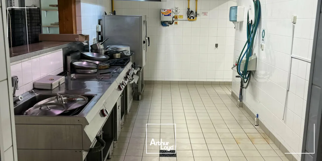 Locaux commerciaux - Vente - LA CRECHE - 79260 - 310-310 - 7639717