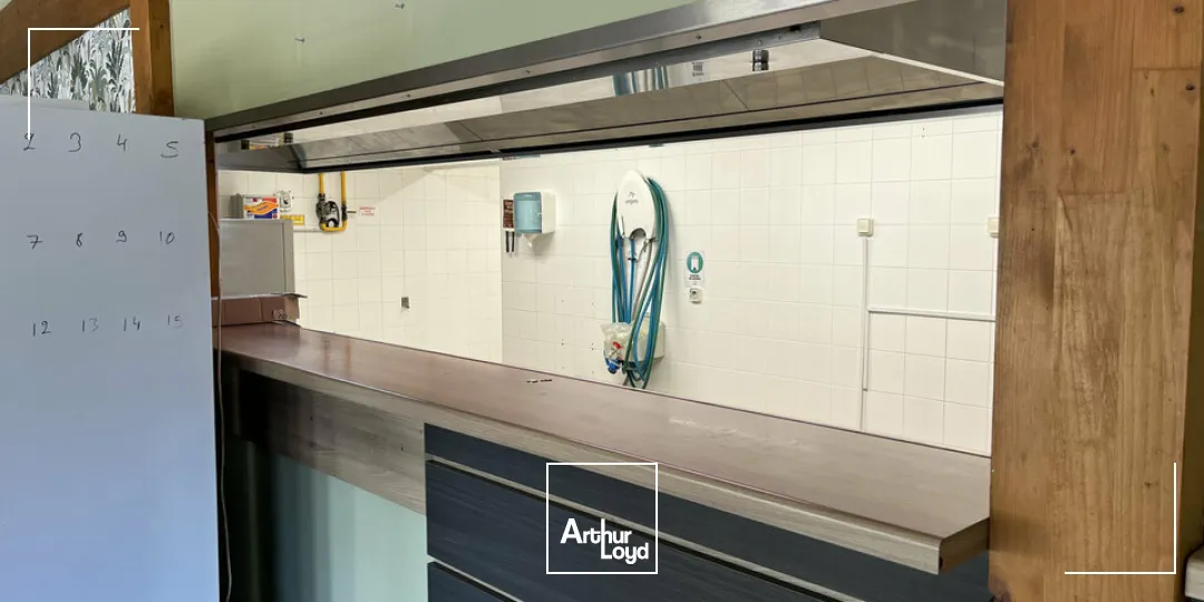 Locaux commerciaux - Vente - LA CRECHE - 79260 - 310-310 - 7639719