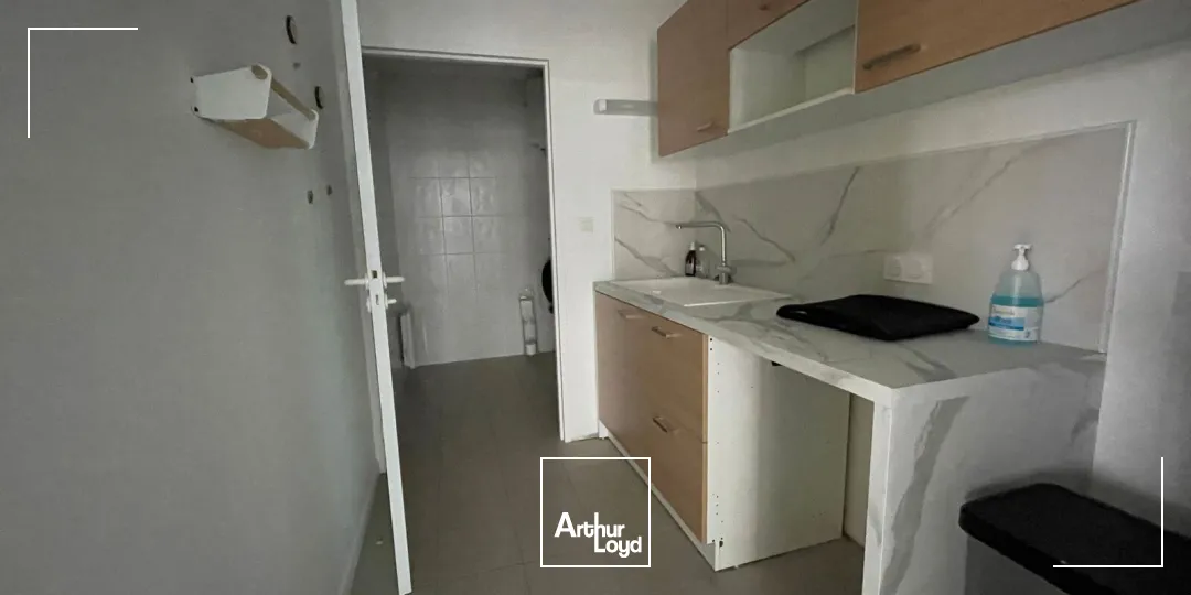 Bureaux - Location - REZE - 44400 - 67-67 - 7640070