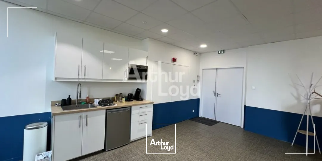 Bureaux - Vente - SAINT JACQUES DE LA LANDE - 35136 - 247-700 - 7640608