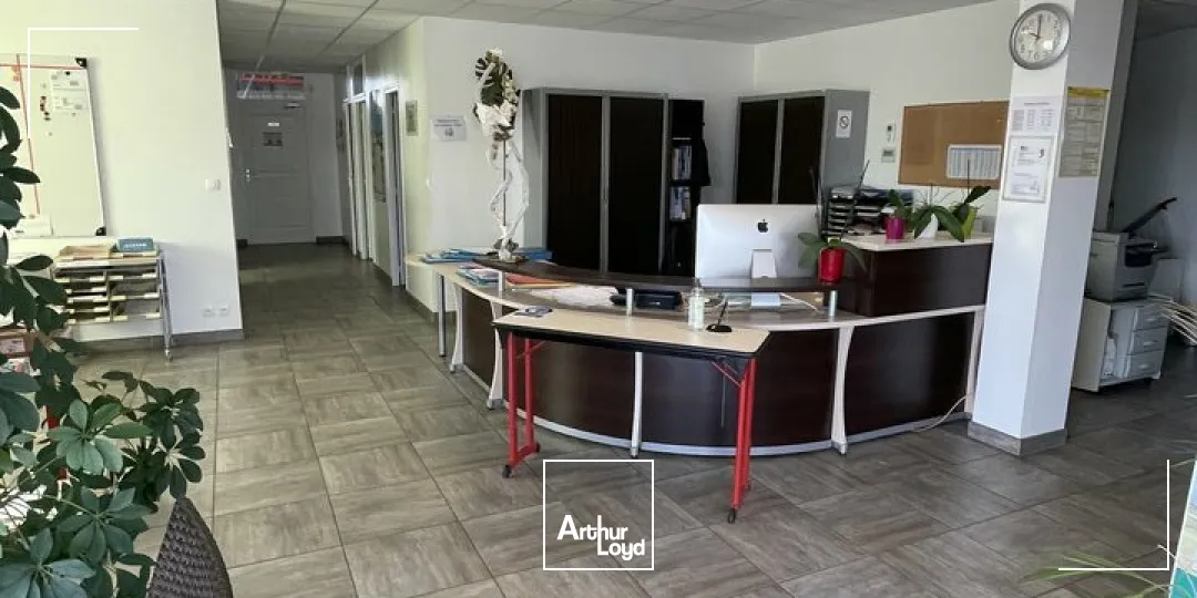 Locaux d'activité & Entrepôts - Location - SAINT-DOULCHARD - 18230 - 891-891 - 7644257