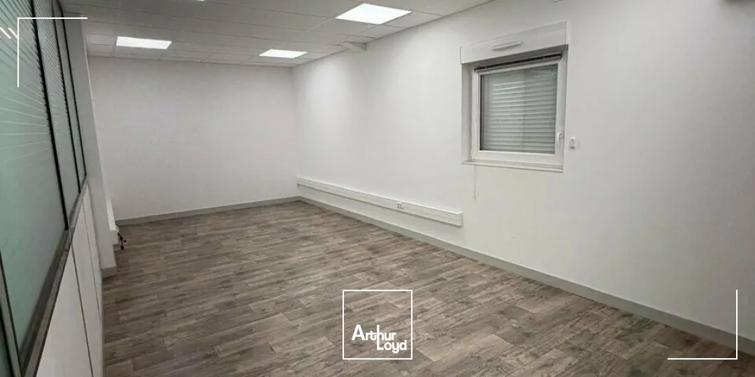 Locaux d'activité & Entrepôts - Vente - BOURGES - 18000 - 1800-1800 - 7644265