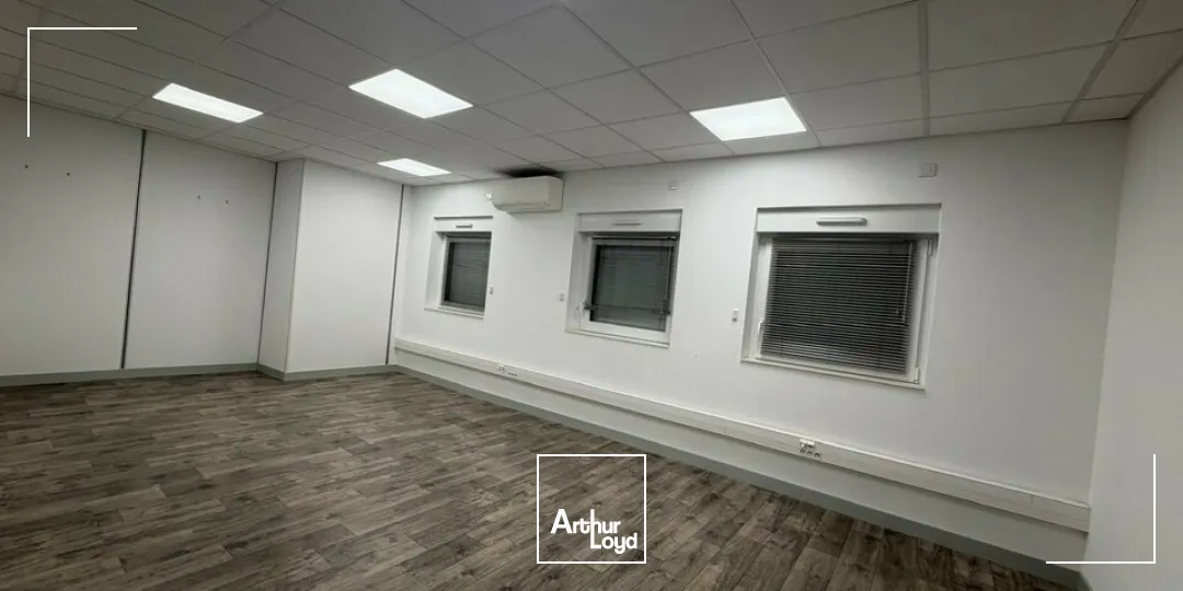 Locaux d'activité & Entrepôts - Vente - BOURGES - 18000 - 1800-1800 - 7644266