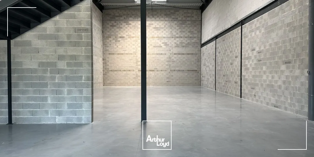 Locaux d'activité & Entrepôts - Location - ROUSSET - 13790 - 384-384 - 7649910