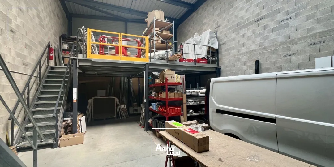 Locaux d'activité & Entrepôts - Location - SAINT VICTORET - 13730 - 198-198 - 7649926