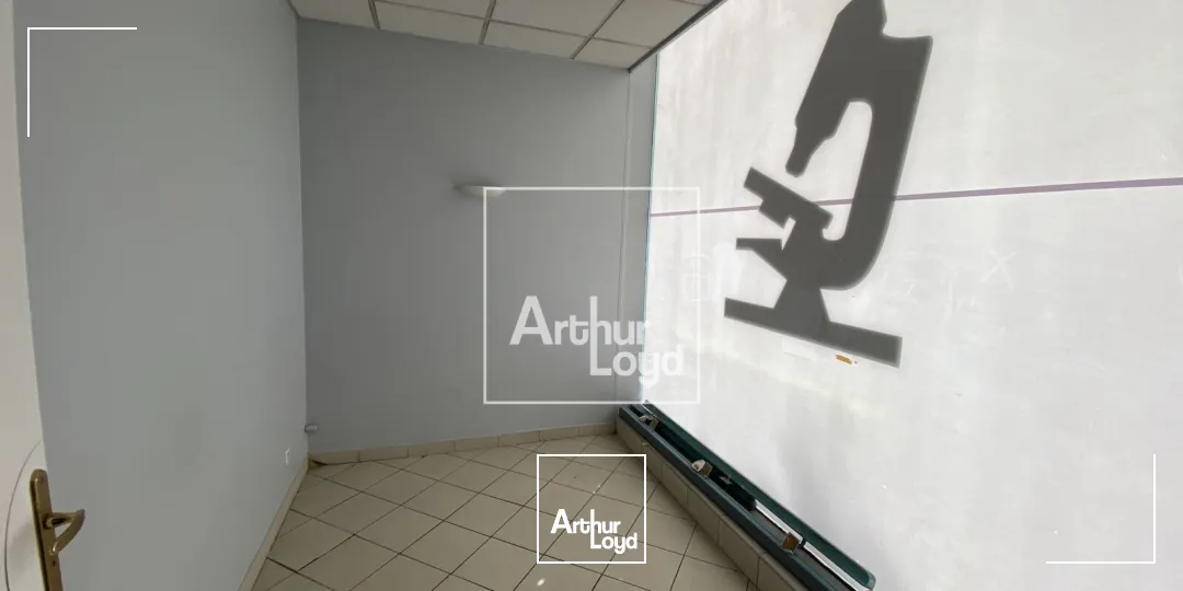 Locaux commerciaux - Vente - ECHIROLLES - 38130 - 110-230 - 7650811