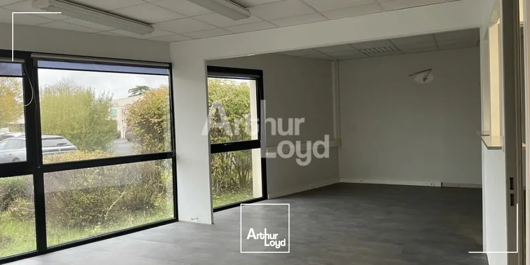 Locaux d'activité & Entrepôts - Location - SAINTE GEMMES SUR LOIRE - 49130 - 245-245 - 7652072