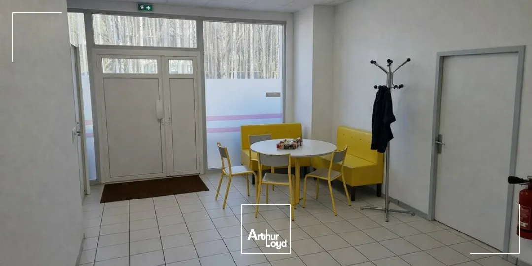 Locaux d'activité & Entrepôts - Location - NIORT - 79000 - 1010-1010 - 7652836