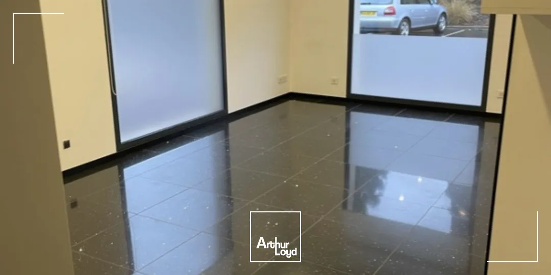 Locaux commerciaux - Location - VINEUIL SAINT FIRMIN - 60500 - 73-73 - 7652923