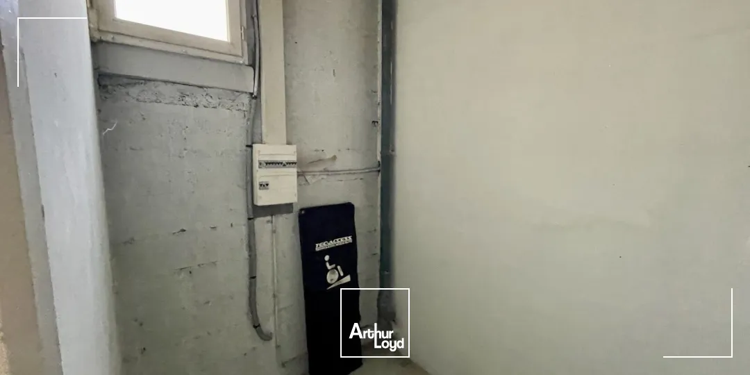 Locaux commerciaux - Location - PETIT COURONNE - 76650 - 62-62 - 7653043