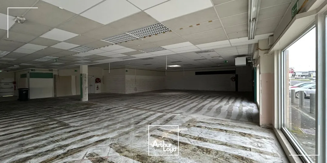 Locaux commerciaux - Location - CAMBRAI - 59400 - 275-275 - 7653185