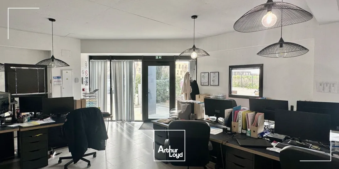 Locaux d'activité & Entrepôts - Vente - AIX EN PROVENCE - 13290 - 384-384 - 7653696