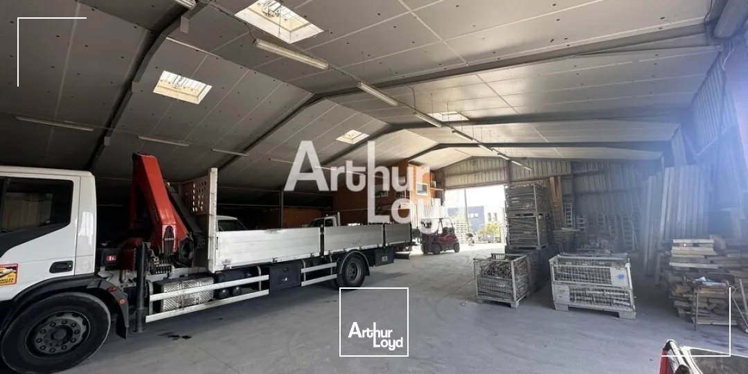 Locaux d'activité & Entrepôts - Vente - VITRÉ - 35500 - 900-900 - 7655335