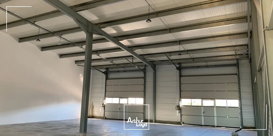 Locaux d'activité & Entrepôts - Location - ROUSSET - 13790 - 213-577 - 7658974