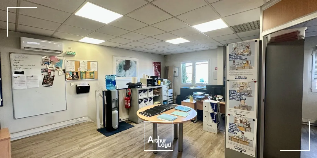 Locaux d'activité & Entrepôts - Location - VELAUX - 13880 - 740-740 - 7659067