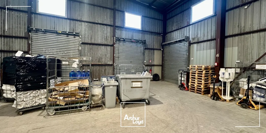 Locaux d'activité & Entrepôts - Location - VELAUX - 13880 - 740-740 - 7659063